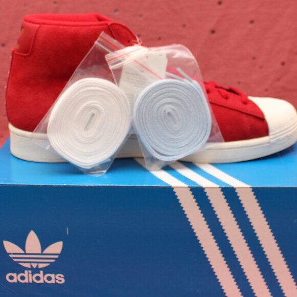 'Chicago' Edition Adidas Pro Model in Power Red - Picture 6 of 15